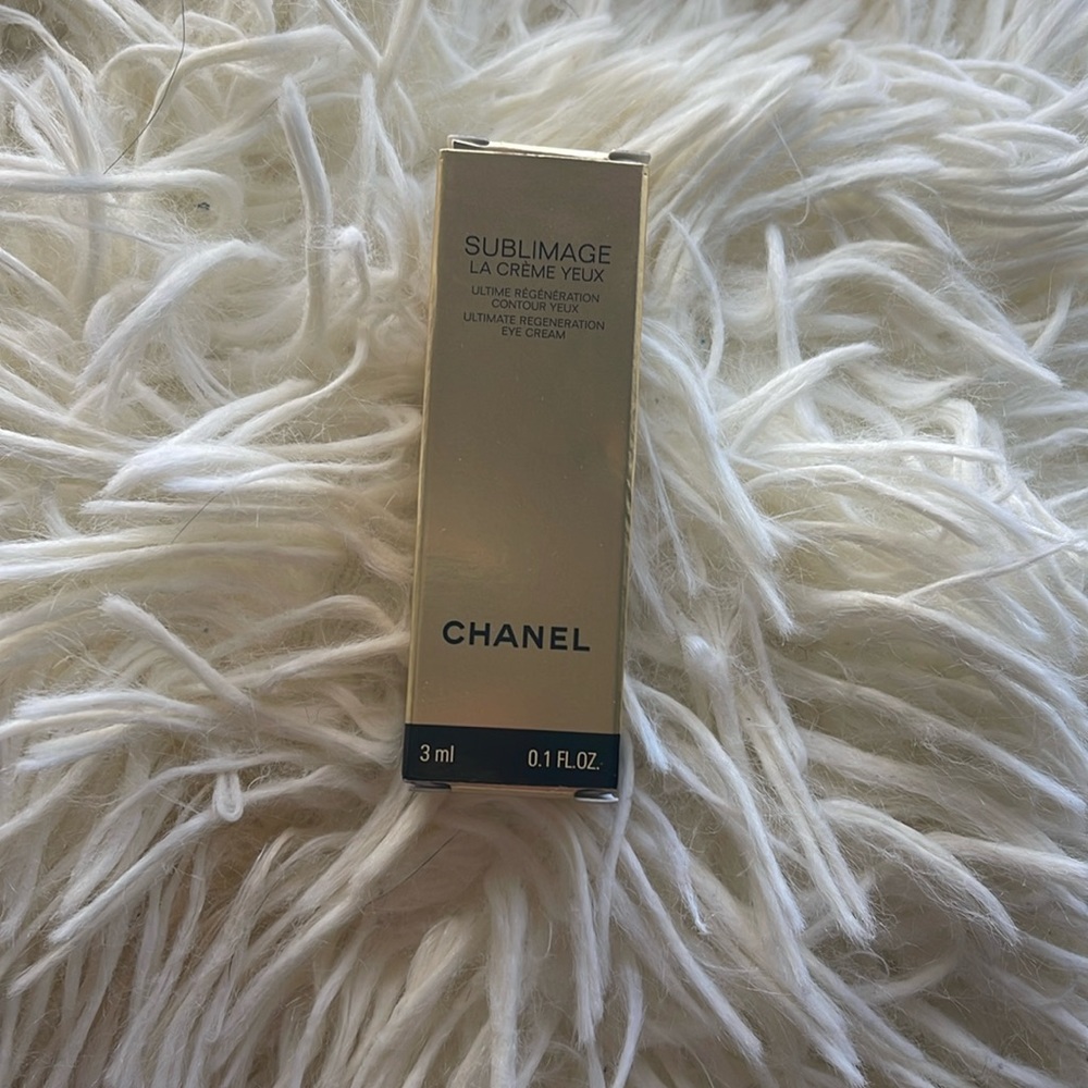 Chanel Sublimage Ultimate Regeneration Eye Cream